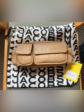 BRAND BEW WITH TAGS! Marc Jacobs The Cargo Belt Bag in Camel Leather